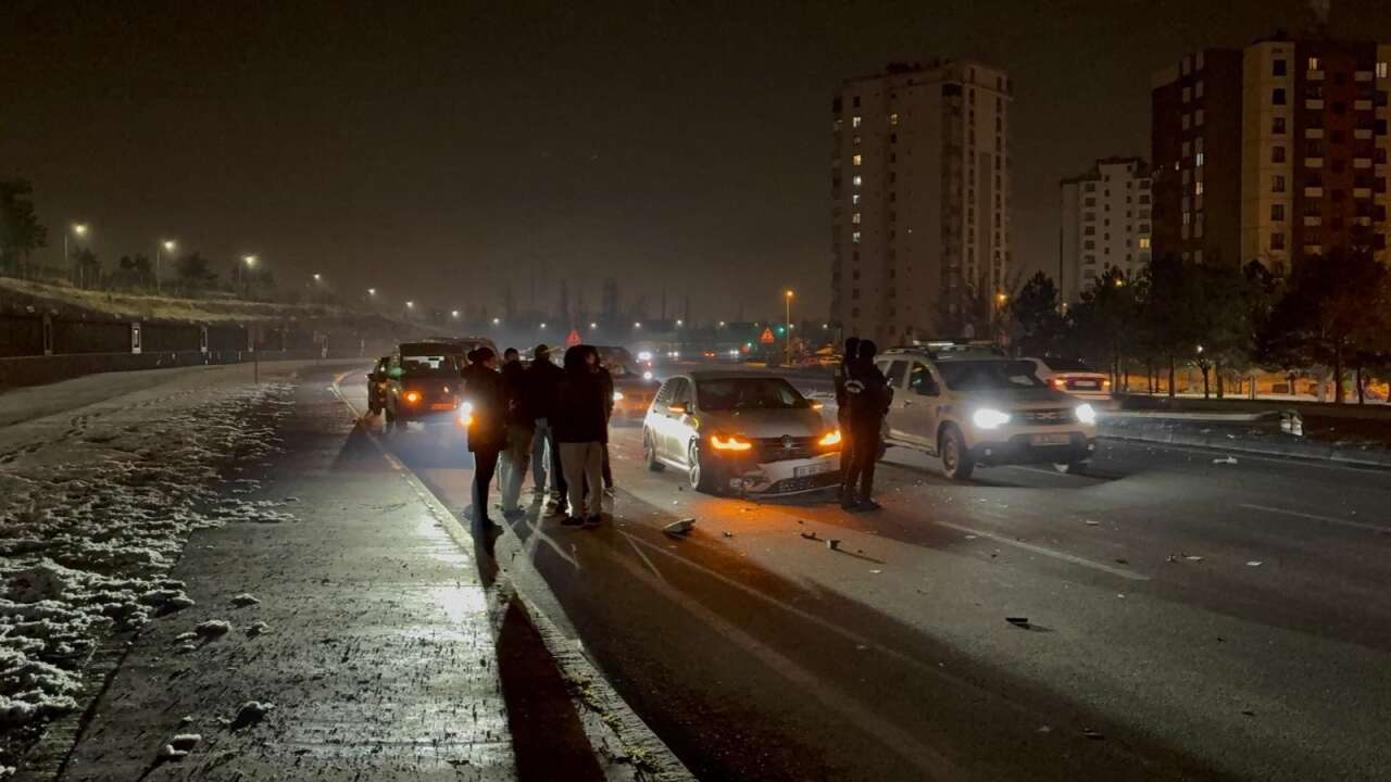 Kaza sonrası kesilen elektrikler, 2 ayrı kazaya daha neden oldu 3